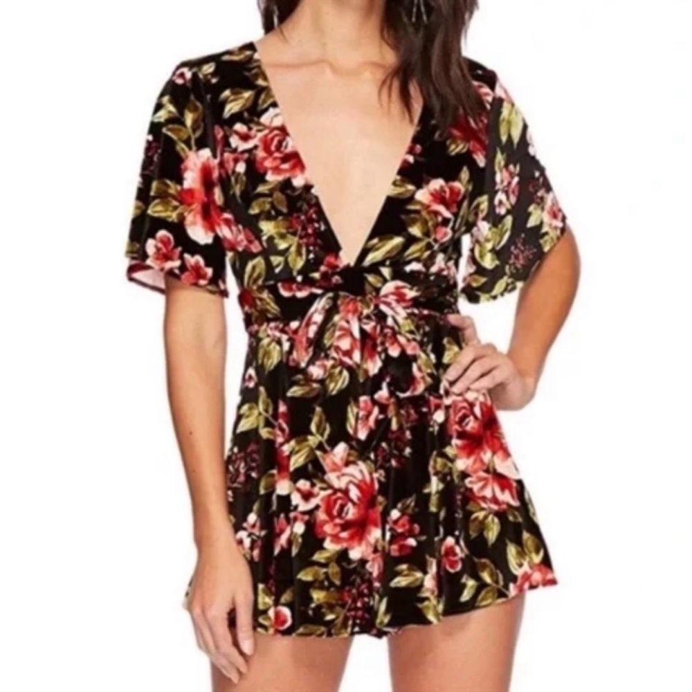 Nwt velvet show me your mumu floral romper nwt